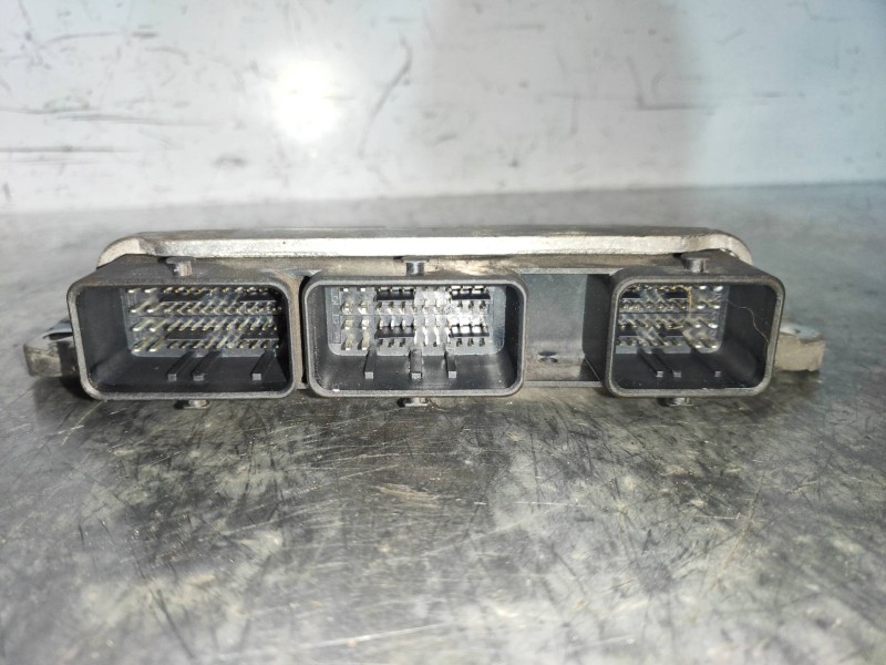 Recambio de centralita motor uce para renault megane ii berlina 5p 2.0 referencia OEM IAM 215860596A 8200509516 S3000 8200751638