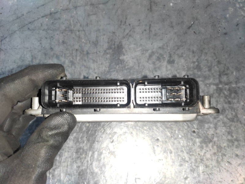 Recambio de centralita motor uce para seat alhambra (7v9) signo referencia OEM IAM 0281010751 038906019FC BOSCH