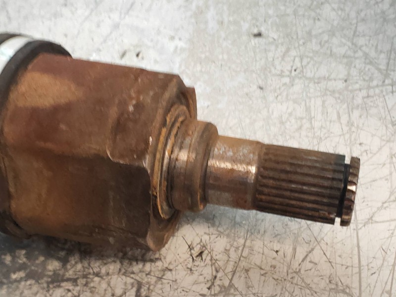 Recambio de transmision delantera derecha para kia rio (yb) attract referencia OEM IAM 495011W000  