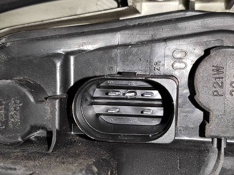 Recambio de piloto trasero derecho para audi a4 berlina (8e) 2.7 tdi (dpf) referencia OEM IAM   