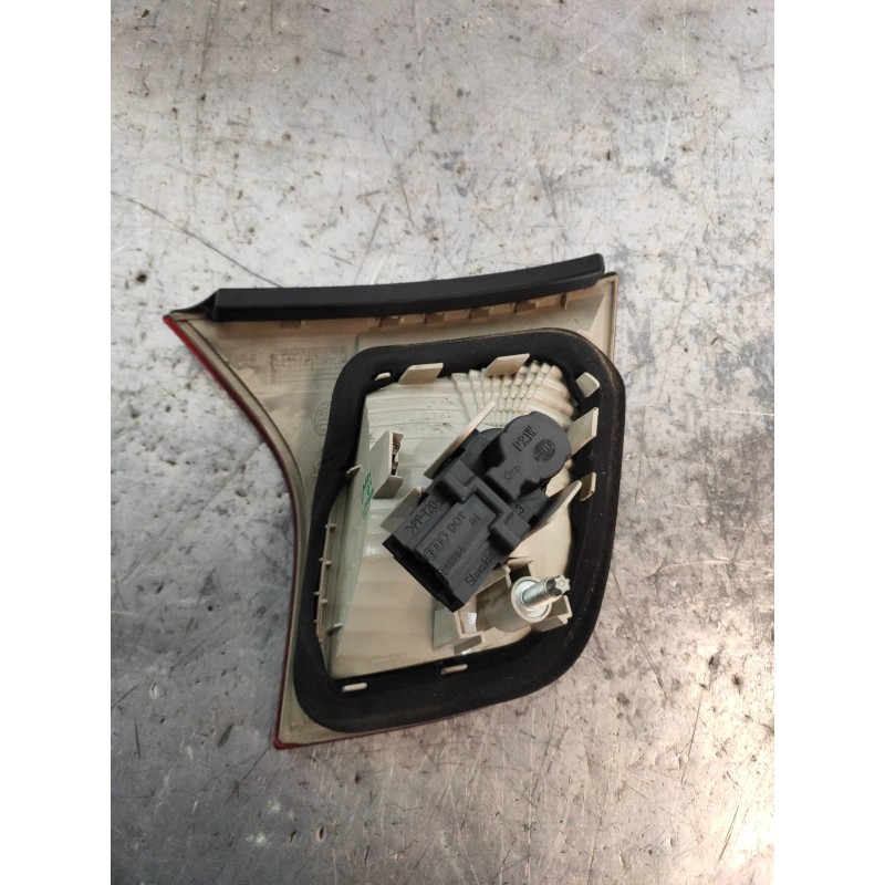Recambio de piloto trasero derecho interior para audi a4 berlina (8e) 2.7 tdi (dpf) referencia OEM IAM   