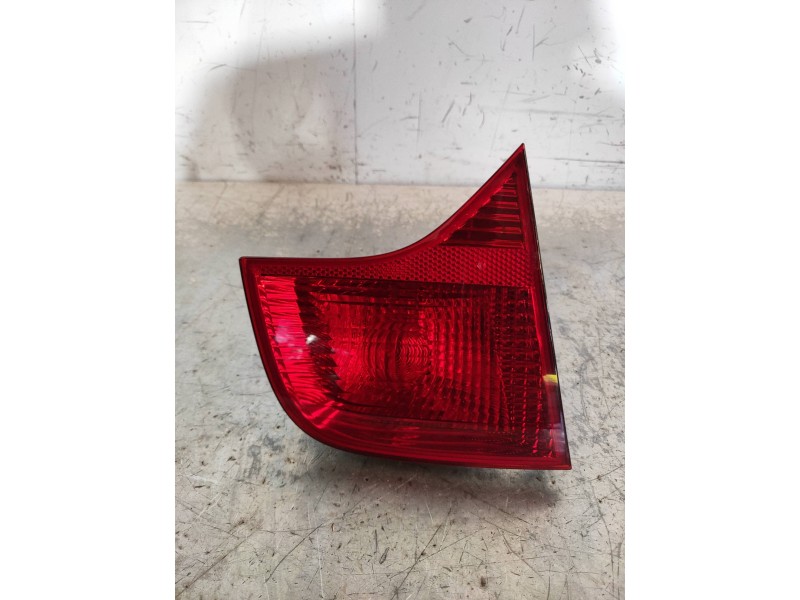 Recambio de piloto trasero izquierdo interior para audi a4 berlina (8e) 2.7 tdi (dpf) referencia OEM IAM 8E5945093A  