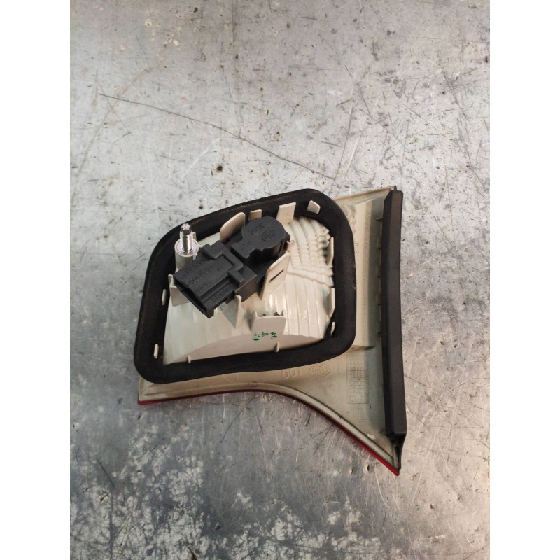 Recambio de piloto trasero izquierdo interior para audi a4 berlina (8e) 2.7 tdi (dpf) referencia OEM IAM 8E5945093A  