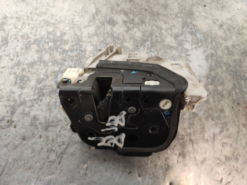 Recambio de motor cierre centralizado delantero derecho para audi a4 berlina (8e) 2.7 tdi (dpf) referencia OEM IAM 8E1837016AA  