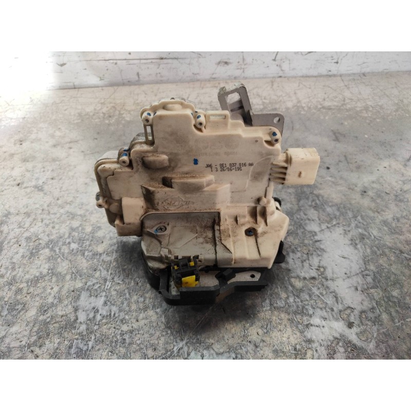 Recambio de motor cierre centralizado delantero derecho para audi a4 berlina (8e) 2.7 tdi (dpf) referencia OEM IAM 8E1837016AA  