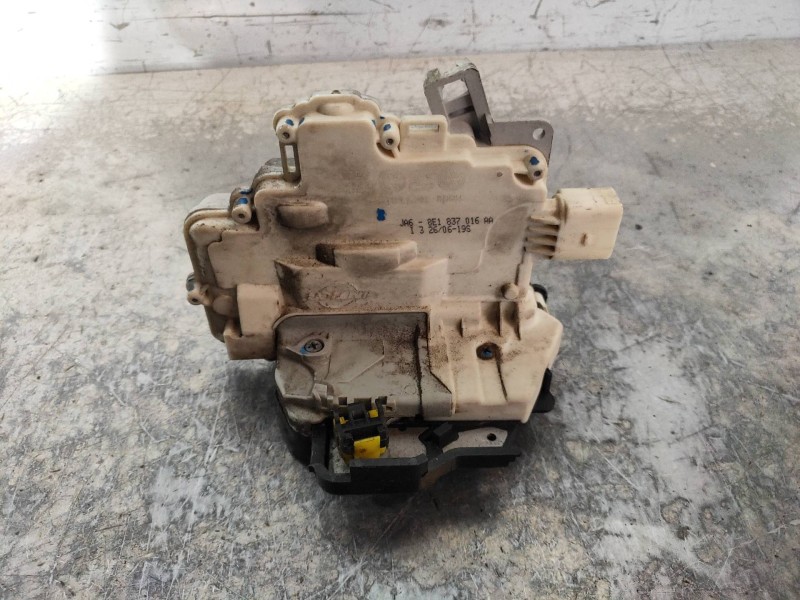 Recambio de motor cierre centralizado delantero derecho para audi a4 berlina (8e) 2.7 tdi (dpf) referencia OEM IAM 8E1837016AA  