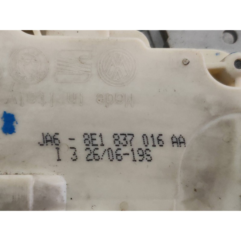 Recambio de motor cierre centralizado delantero derecho para audi a4 berlina (8e) 2.7 tdi (dpf) referencia OEM IAM 8E1837016AA  