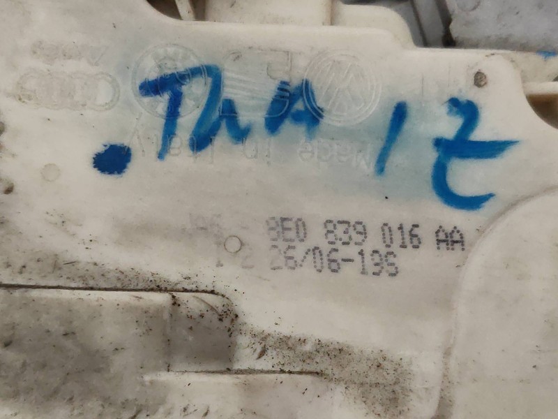 Recambio de motor cierre centralizado trasero izquierdo para audi a4 berlina (8e) 2.7 tdi (dpf) referencia OEM IAM 8E0839016AA  