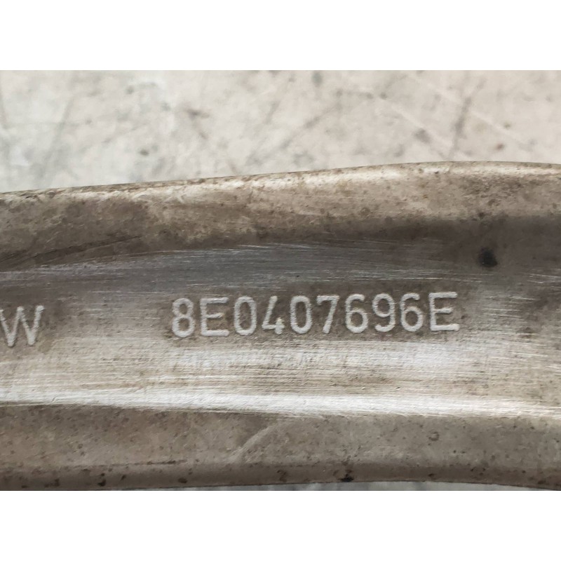 Recambio de brazo suspension inferior delantero derecho para audi a4 berlina (8e) 2.7 tdi (dpf) referencia OEM IAM 8E0407696E  