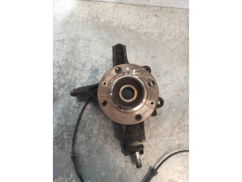 Recambio de mangueta delantera derecha para peugeot 308 confort referencia OEM IAM   