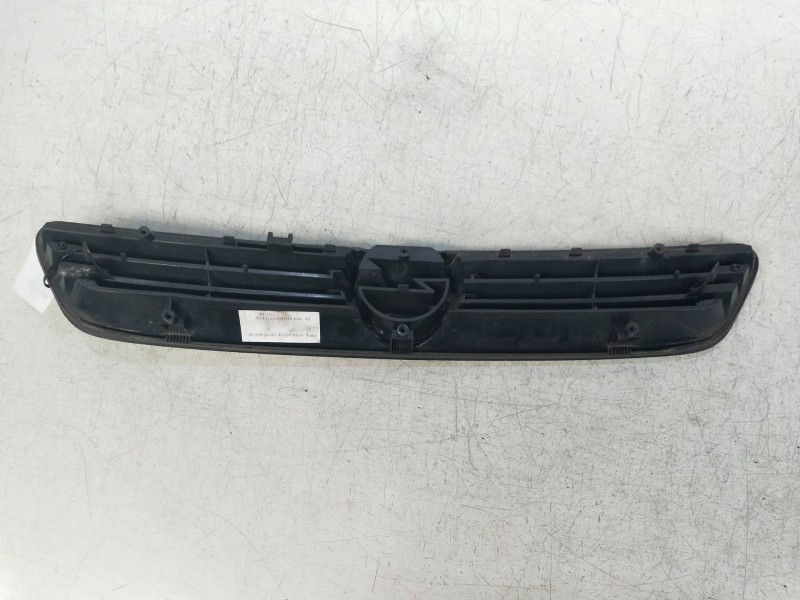 Recambio de rejilla delantera para opel astra g berlina 2.0 dti referencia OEM IAM   