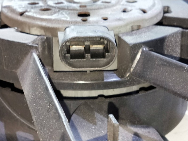 Recambio de electroventilador para renault laguna iii 2.0 dci diesel fap referencia OEM IAM 214810039R 0130307096 