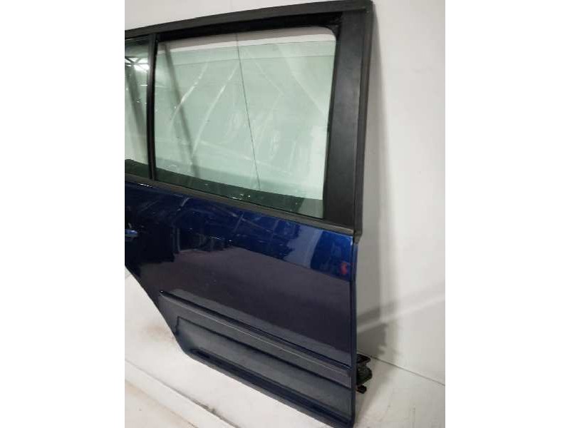 Recambio de puerta trasera derecha para volkswagen touran (1t2) highline referencia OEM IAM   