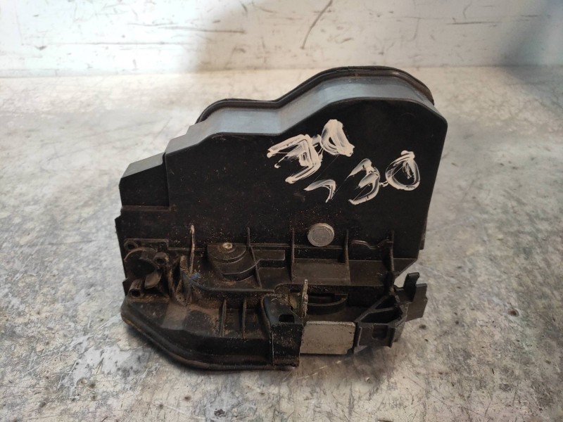 Recambio de motor cierre centralizado delantero derecho para bmw serie 5 berlina (e60) m5 referencia OEM IAM 7167068  