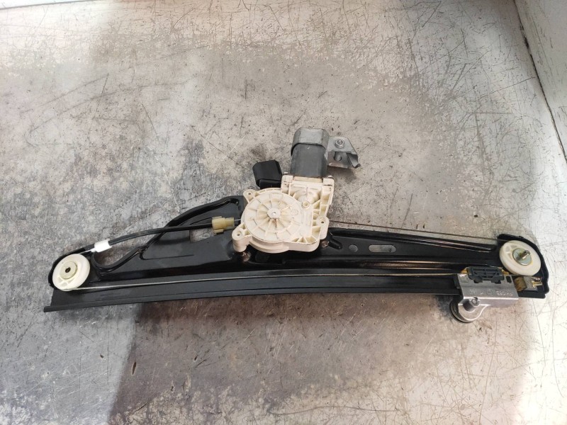 Recambio de elevalunas trasero derecho para bmw serie 5 berlina (e60) m5 referencia OEM IAM 6922320 994438102 7746005602 5P