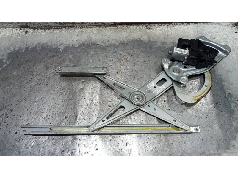 Recambio de elevalunas delantero derecho para renault scenic iii dynamique referencia OEM IAM 807302741R 915943200 916834200 5P