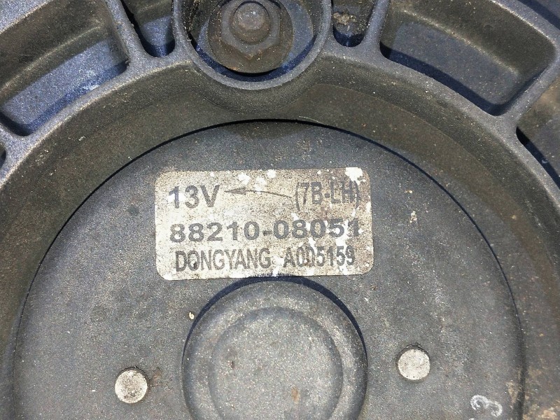 Recambio de electroventilador para ssangyong rexton referencia OEM IAM 8821008051  