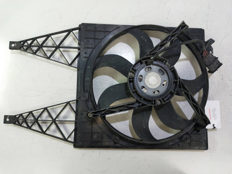 Recambio de electroventilador para volkswagen fox (5z1) básico referencia OEM IAM 6Q0121207N  