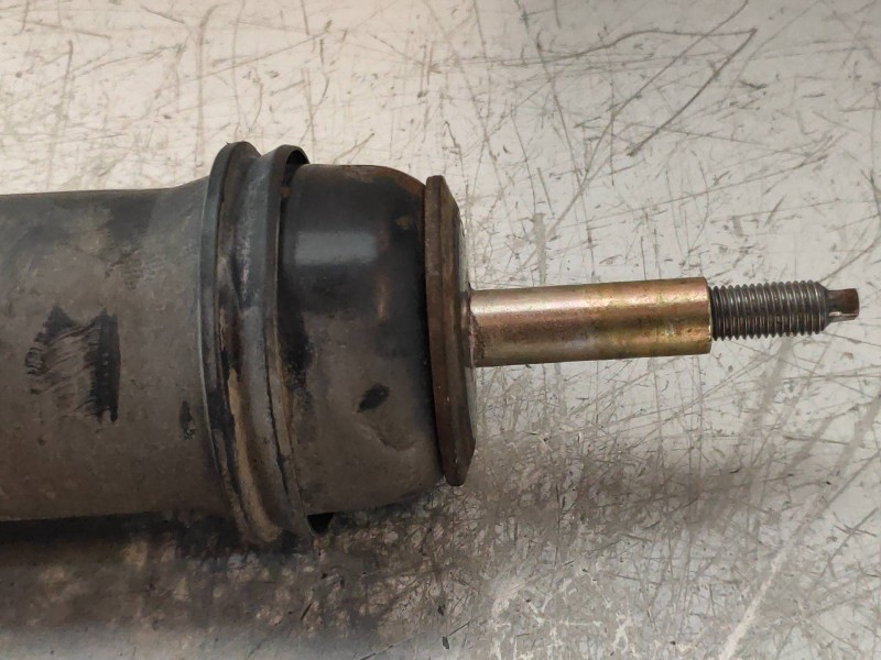 Recambio de amortiguador trasero izquierdo para mitsubishi grandis (na0w) 2.0 di-d inform referencia OEM IAM   