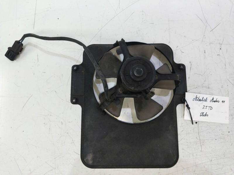 Recambio de electroventilador para mitsubishi montero (v20/v40) 2500 td classic (3-ptas.) referencia OEM IAM    Recambio de electroventilador para mitsubishi montero (v20/v40) 2500 td classic (3-ptas.) referencia OEM IAM