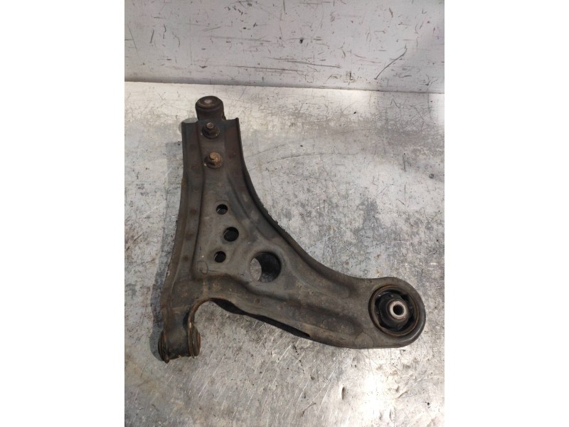 Recambio de brazo suspension inferior delantero izquierdo para chevrolet aveo lt referencia OEM IAM   