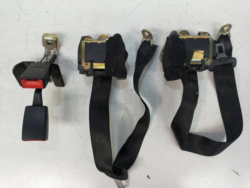 Recambio de juego cinturones trasero para audi a4 avant (b5) 1.9 tdi referencia OEM IAM   5P R Recambio de juego cinturones trasero para audi a4 avant (b5) 1.9 tdi referencia OEM IAM   5P R