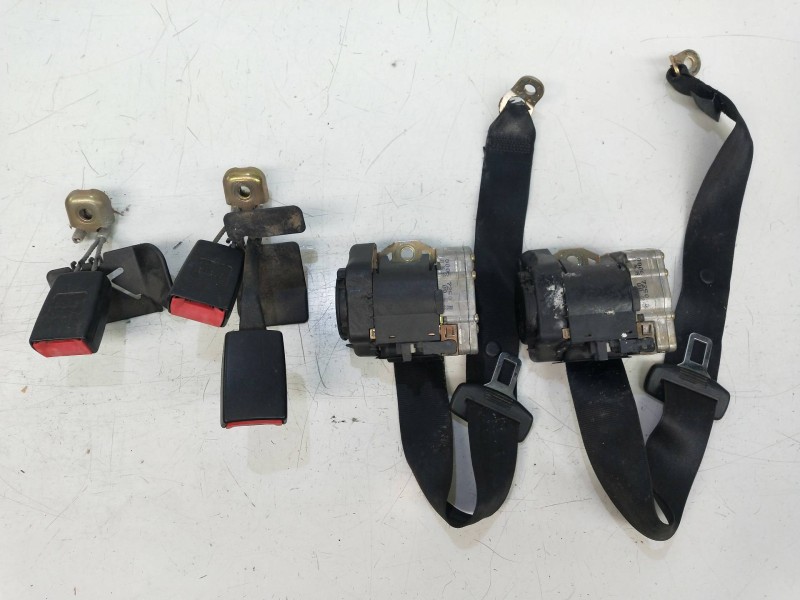 Recambio de juego cinturones trasero para audi a6 avant (4b5) 2.5 v6 24v tdi referencia OEM IAM   5P R Recambio de juego cinturones trasero para audi a6 avant (4b5) 2.5 v6 24v tdi referencia OEM IAM   5P R