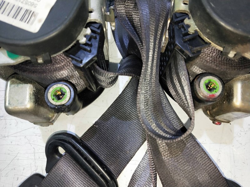 Recambio de juego cinturones delantero para audi a4 avant (b5) 1.9 tdi referencia OEM IAM   4P