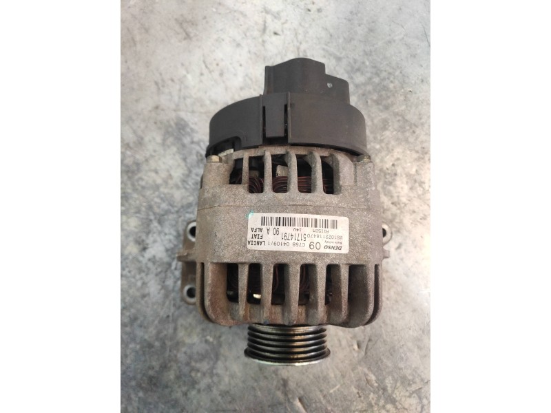 Recambio de alternador para ford ka (ccu) titanium referencia OEM IAM 1022118470 51714791 DENSO