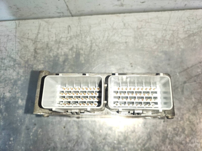 Recambio de centralita motor uce para chrysler sebring berlina (jr41) 2.0 le referencia OEM IAM P04896786AC HLN6Y1A 688430