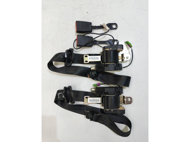 Recambio de juego cinturones delantero para daewoo nubira berlina 1.6 cat referencia OEM IAM   5P