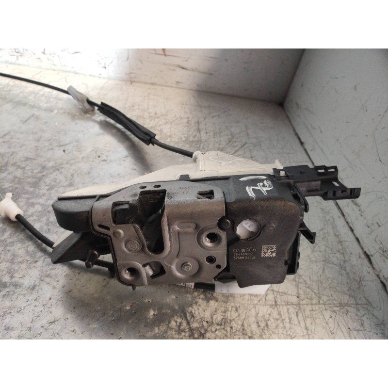 Recambio de motor cierre centralizado delantero izquierdo para citroen berlingo 1.2 12v e-thp / puretech referencia OEM IAM 8240