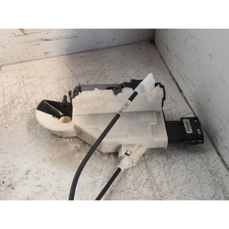 Recambio de motor cierre centralizado delantero izquierdo para citroen berlingo 1.2 12v e-thp / puretech referencia OEM IAM 8240