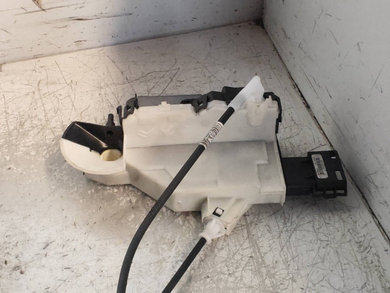 Recambio de motor cierre centralizado delantero izquierdo para citroen berlingo 1.2 12v e-thp / puretech referencia OEM IAM 8240