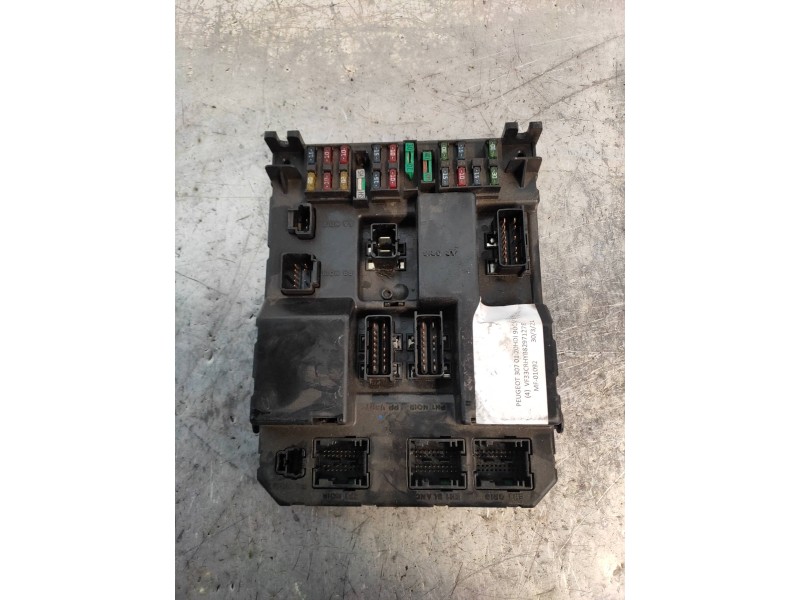 Recambio de caja reles / fusibles para peugeot 307 (s1) xt referencia OEM IAM 965197580 9651196880 BSIJ0300