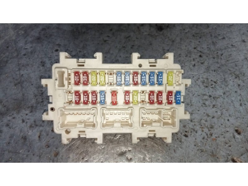 Recambio de caja reles / fusibles para renault koleos expression referencia OEM IAM   