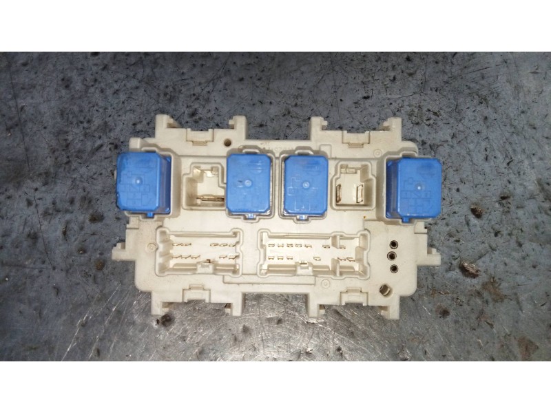 Recambio de caja reles / fusibles para renault koleos expression referencia OEM IAM   