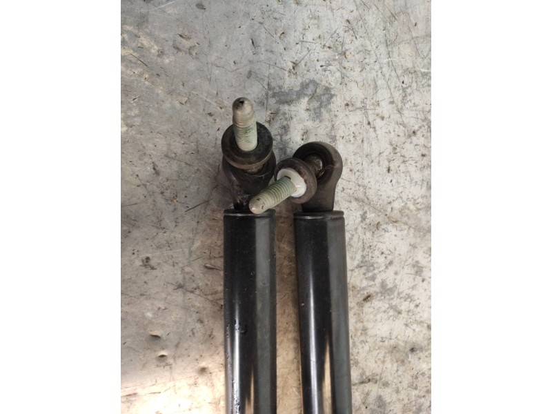 Recambio de amortiguadores maletero / porton para jeep gr.cherokee (wj/wg) 2.7 crd limited referencia OEM IAM 55137023AC 5513702