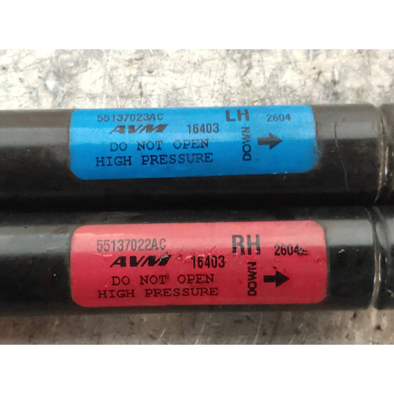Recambio de amortiguadores maletero / porton para jeep gr.cherokee (wj/wg) 2.7 crd limited referencia OEM IAM 55137023AC 5513702