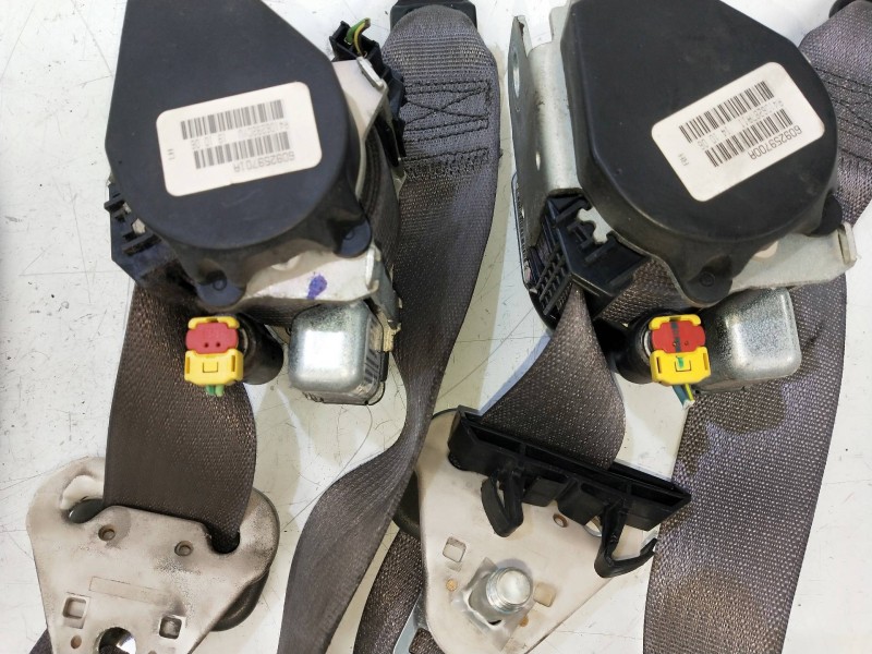Recambio de juego cinturones delantero para dodge caliber 2.0 16v crd cat referencia OEM IAM   5P