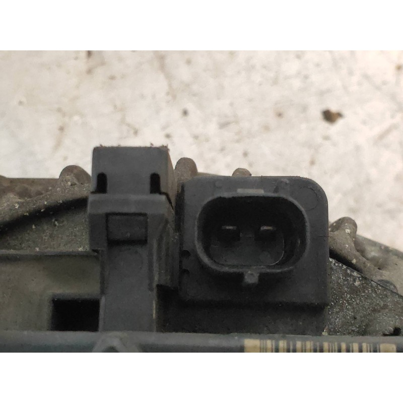 Recambio de alternador para jeep gr.cherokee (wj/wg) 2.7 crd limited referencia OEM IAM 012451515 0131540802 BOSCH