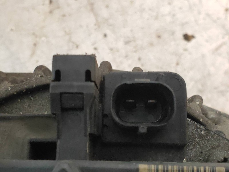 Recambio de alternador para jeep gr.cherokee (wj/wg) 2.7 crd limited referencia OEM IAM 012451515 0131540802 BOSCH