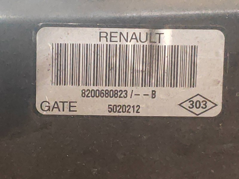 Recambio de electroventilador para renault megane ii berlina 5p 2.0 referencia OEM IAM 8200680823B  