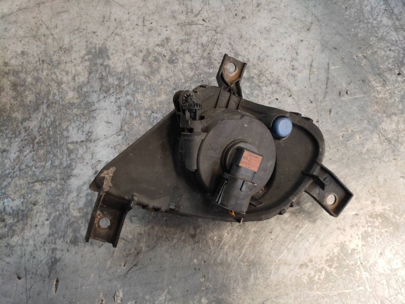 Recambio de faro antiniebla derecho para bmw serie 3 berlina (e90) 320d referencia OEM IAM 17003702  