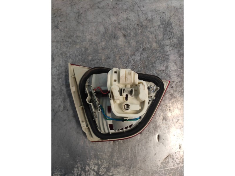 Recambio de piloto trasero derecho interior para bmw serie 3 berlina (e90) 320d referencia OEM IAM 7154156  