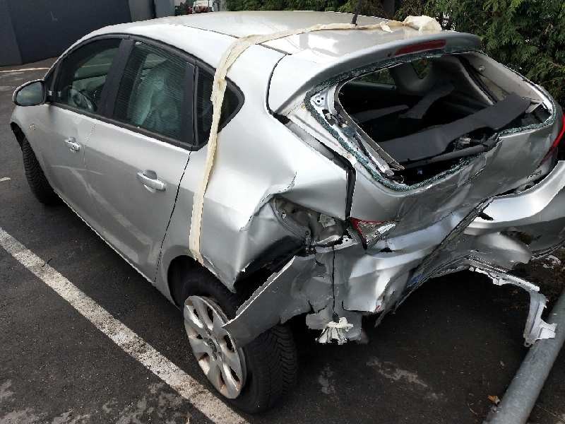 opel astra j lim. del año 2014