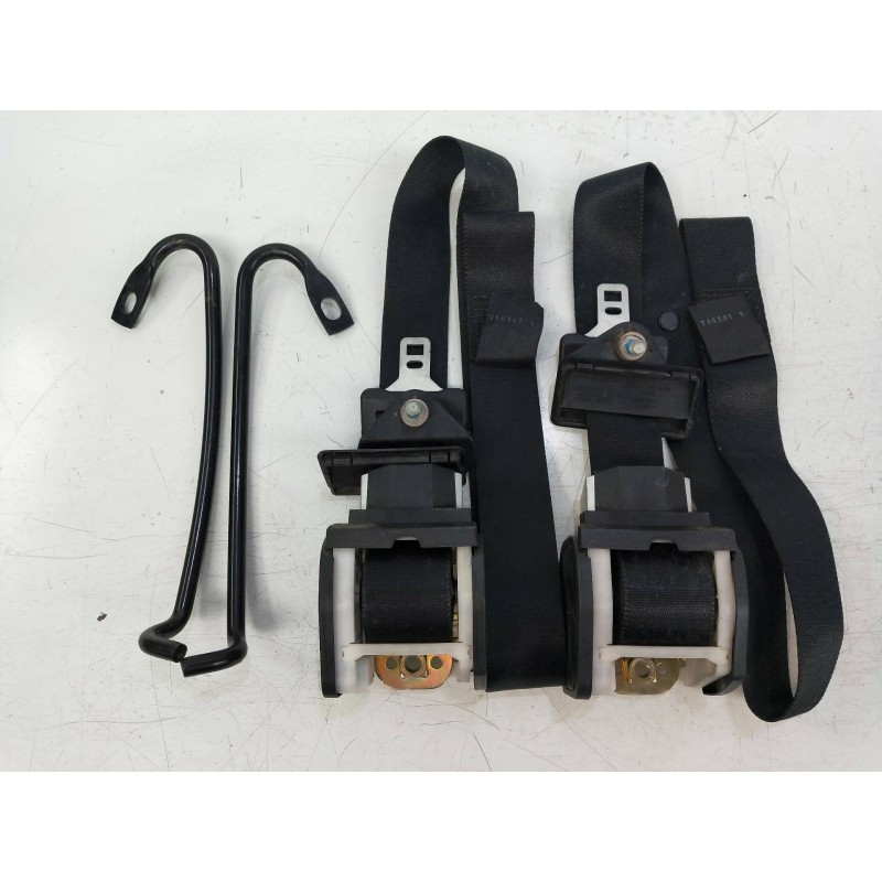 Recambio de juego cinturones delantero para ford fiesta berlina 1.3 cat (endura-e) referencia OEM IAM   3P