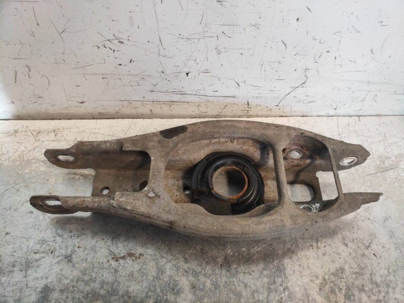 Recambio de brazo suspension inferior trasero izquierdo para bmw serie 3 berlina (e90) 320d referencia OEM IAM   