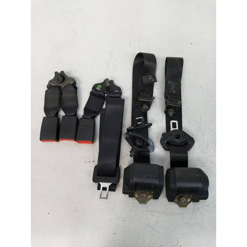 Recambio de juego cinturones trasero para ford fiesta berlina 1.3 cat (endura-e) referencia OEM IAM   3P