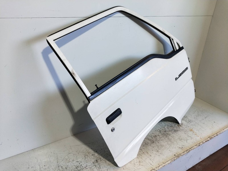 Recambio de puerta delantera derecha para mitsubishi l 300 (p00) combi referencia OEM IAM  5P 